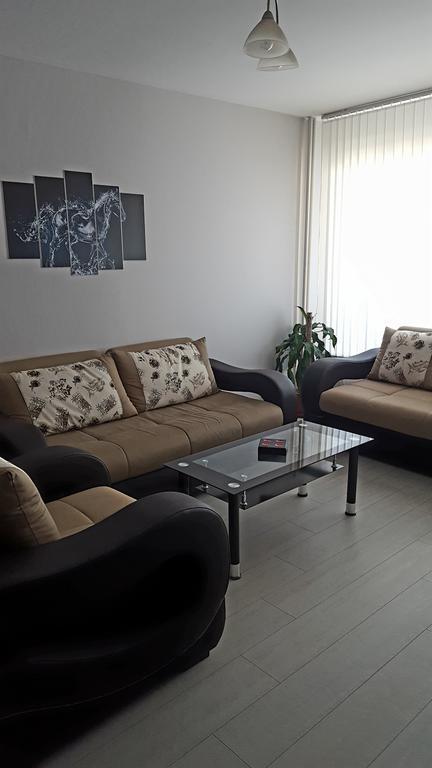 Modern Home Apartment Airport Sofia Esterno foto